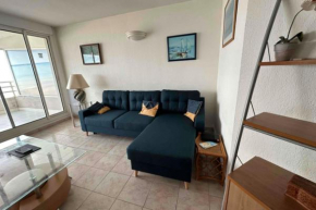 Beautiful apartment with terrace on the seafront